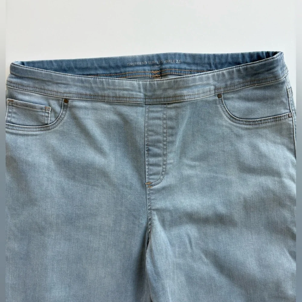 Chico’s girlfriend Slim leg ankle jeans - Picture 2 of 3